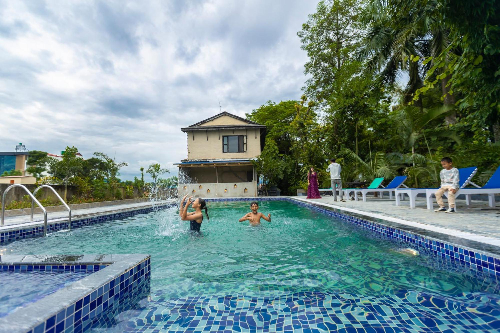 Hotel Parkside & Swimming Pool-Between Greenery And Azure ,Your Perfect Retreat Chitwan Exterior photo
