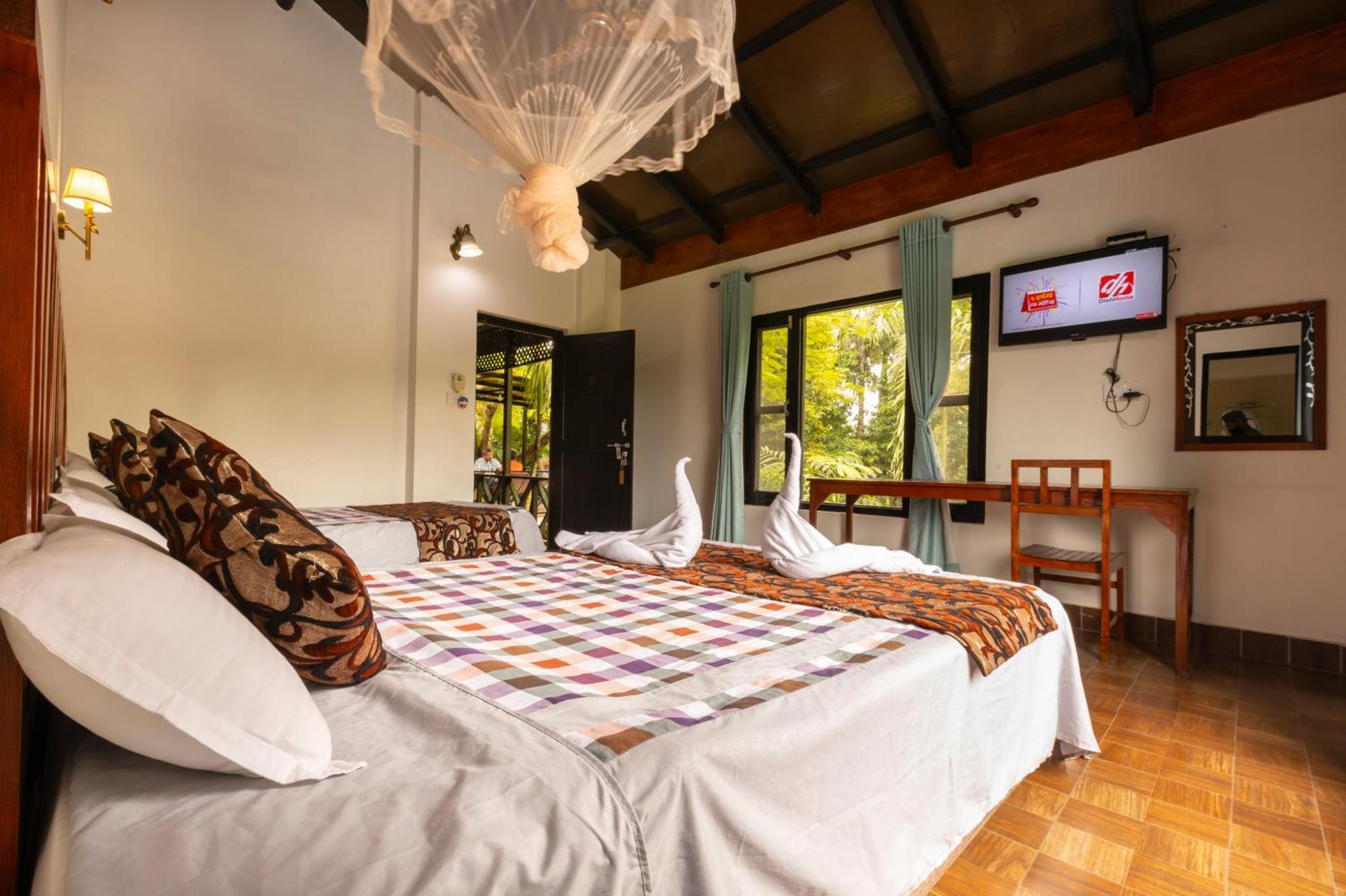 Hotel Parkside & Swimming Pool-Between Greenery And Azure ,Your Perfect Retreat Chitwan Exterior photo