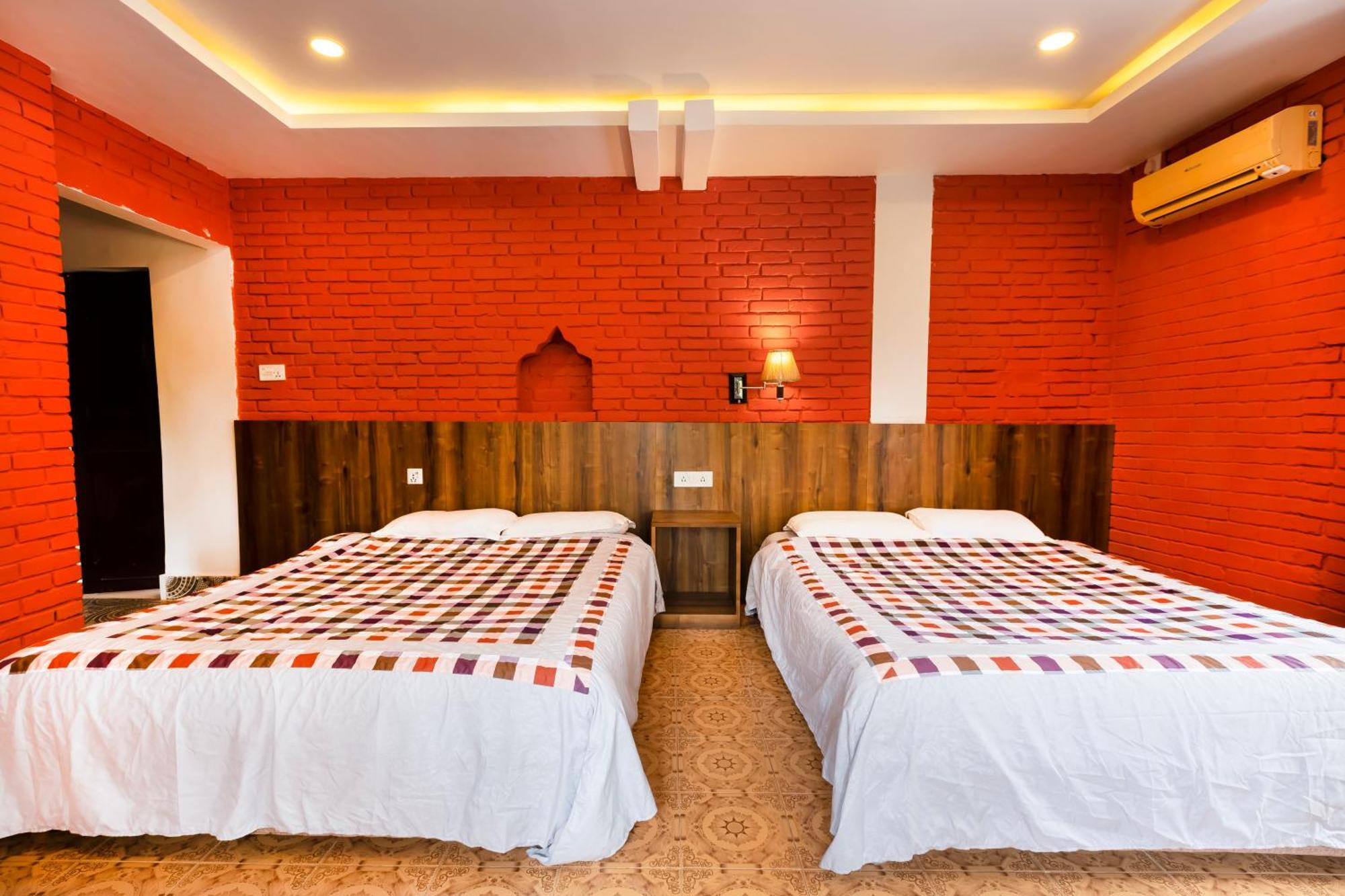 Hotel Parkside & Swimming Pool-Between Greenery And Azure ,Your Perfect Retreat Chitwan Exterior photo