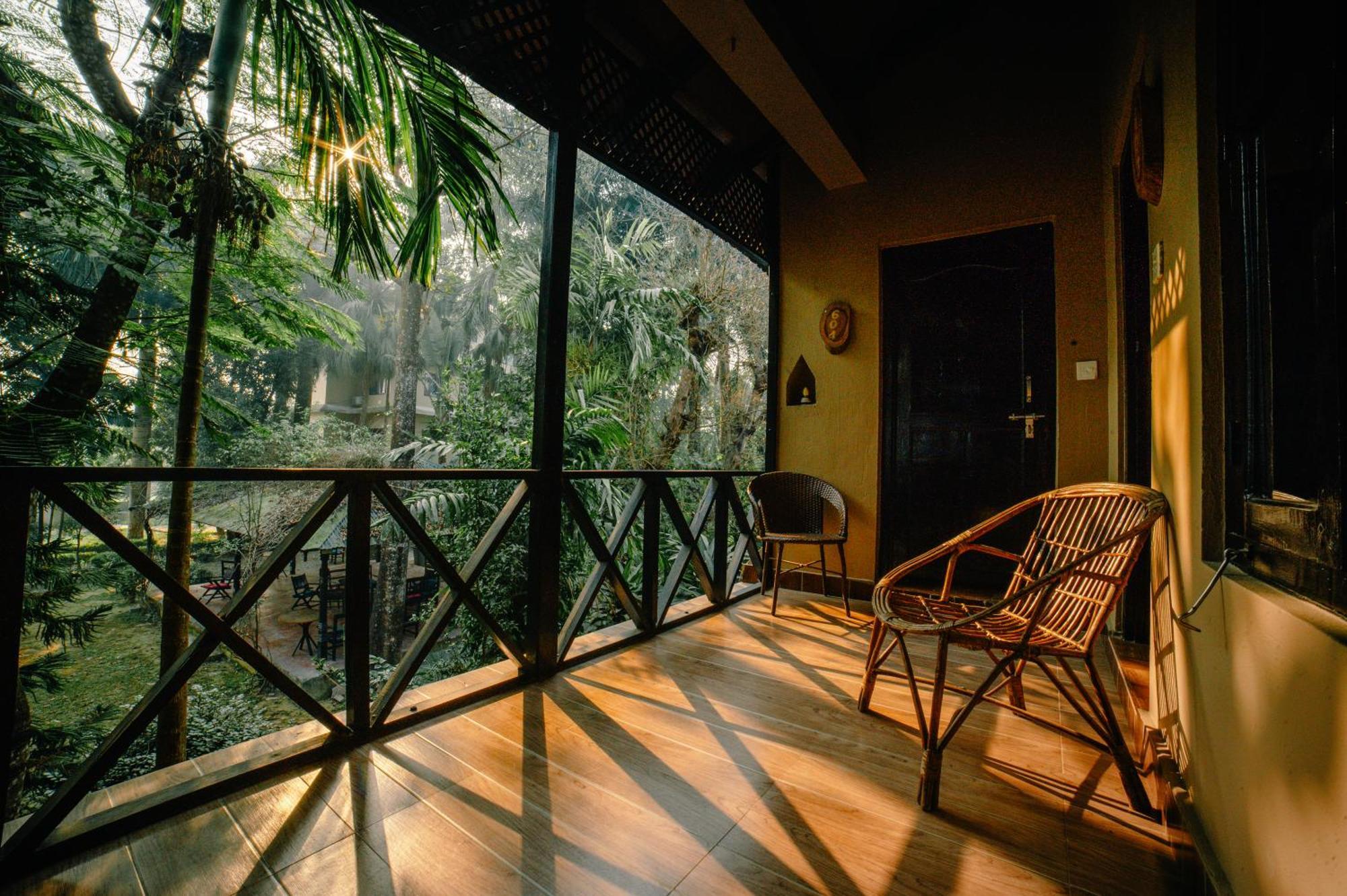 Hotel Parkside & Swimming Pool-Between Greenery And Azure ,Your Perfect Retreat Chitwan Exterior photo