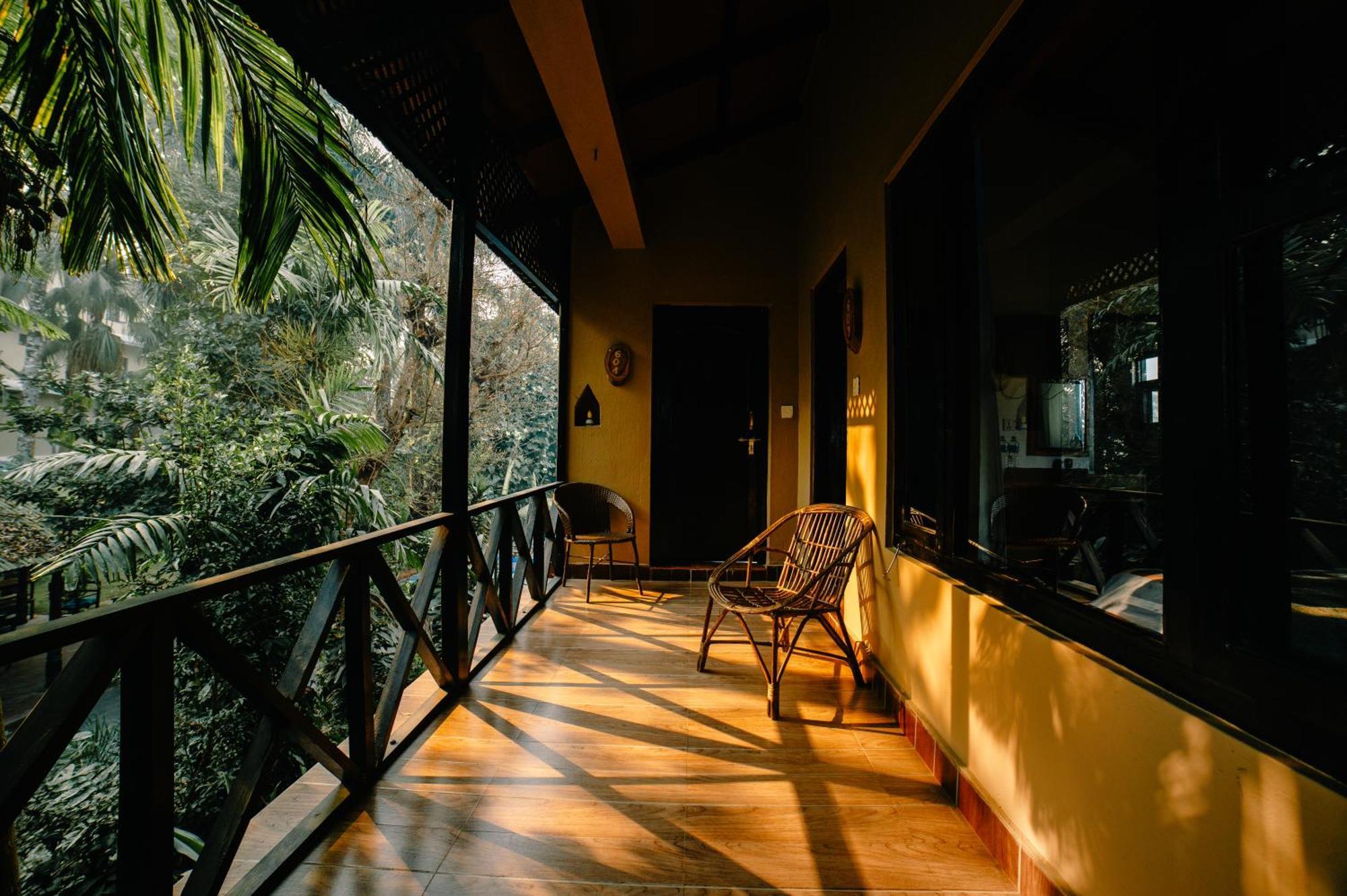 Hotel Parkside & Swimming Pool-Between Greenery And Azure ,Your Perfect Retreat Chitwan Exterior photo