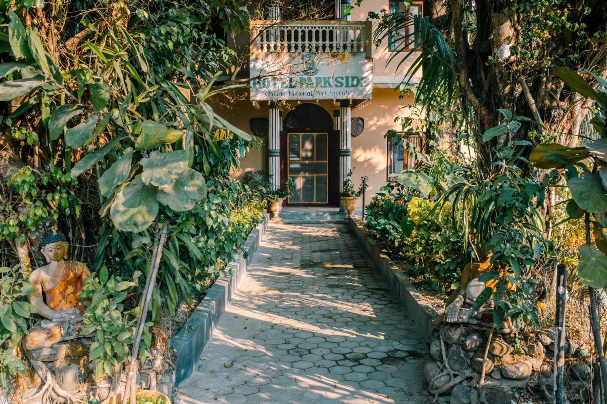 Hotel Parkside & Swimming Pool-Between Greenery And Azure ,Your Perfect Retreat Chitwan Exterior photo